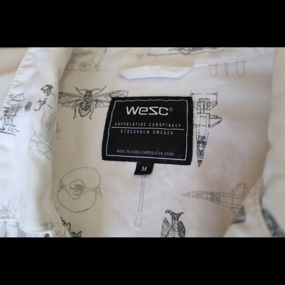 Unique collared shirt. - Picture 2 of 3